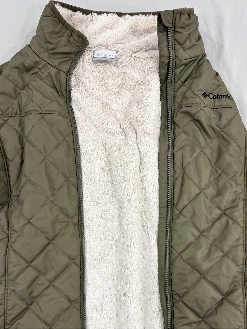 Columbia Copper Crest Quilted Fleece-Lined Vest Size L Stone Green (EUC) - Picture 4 of 8